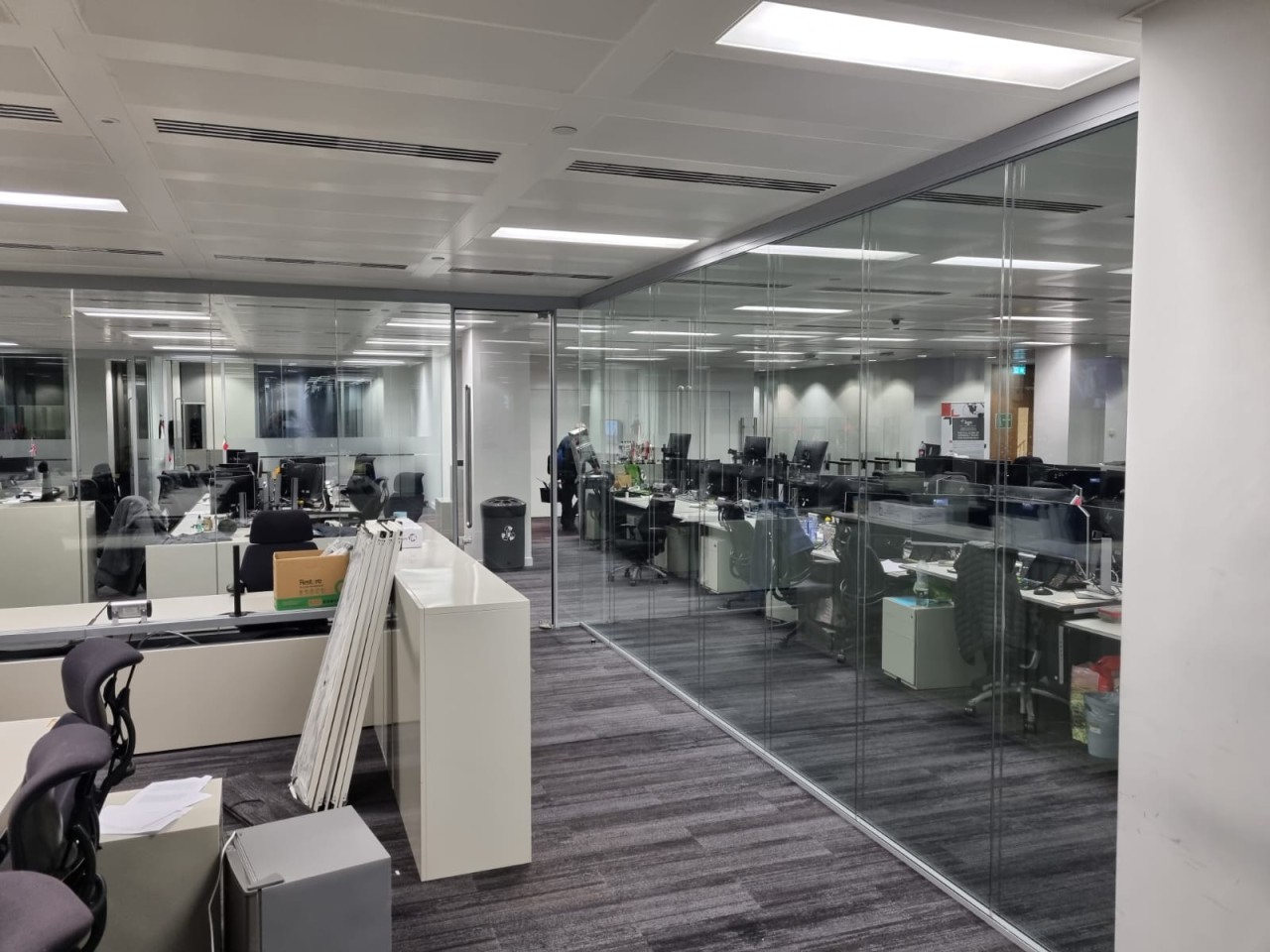 Transform-Your-Workspace-with-Premium-Office-Glass-Partitions-in-the-UK